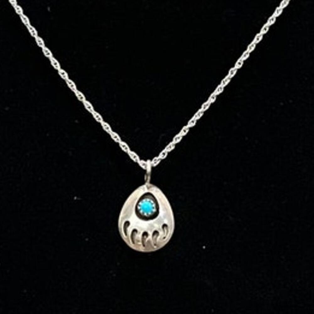 Vintage Bear Claw Navajo Pendant and Chain 925 Turquoise